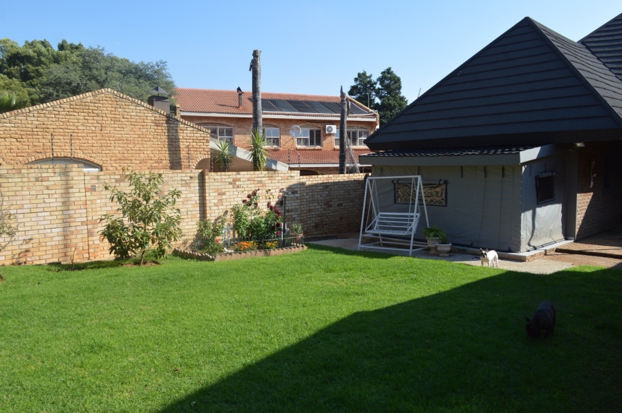 5 Bedroom Property for Sale in Wilkoppies North West
